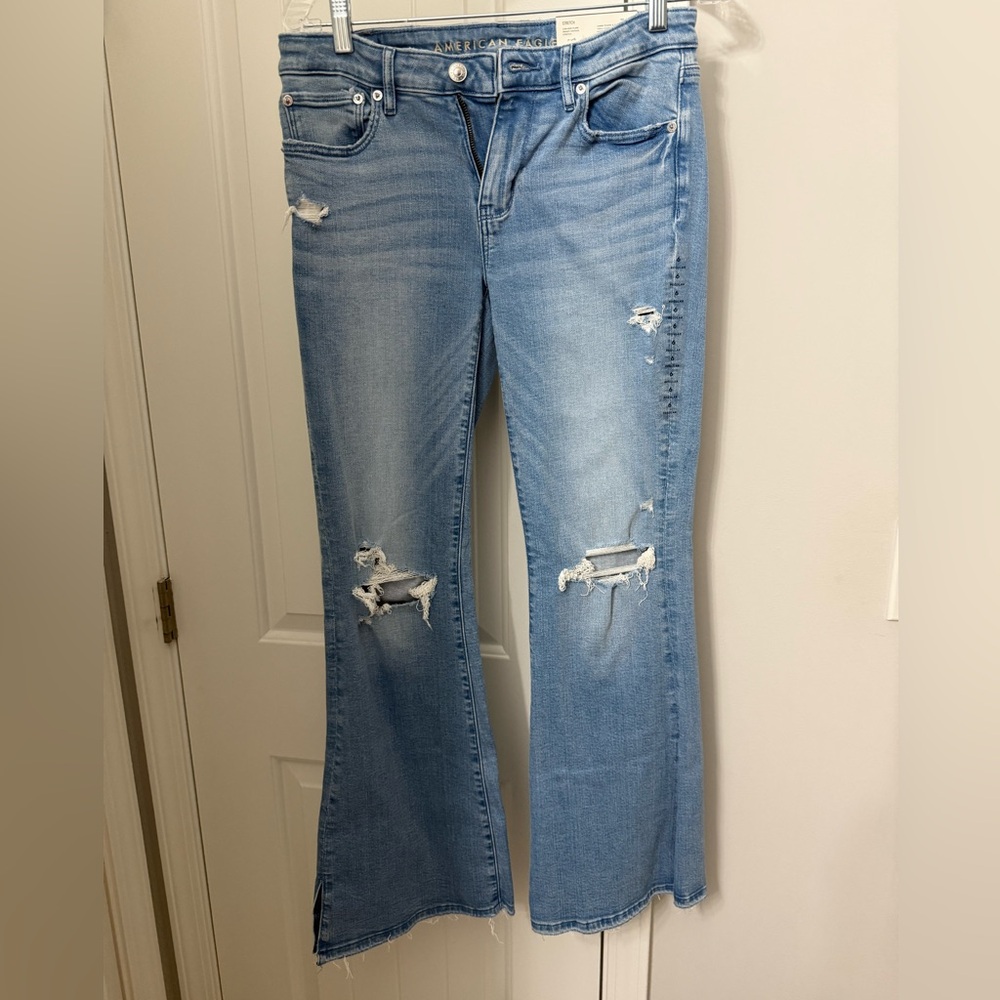 Women's Distressed American Eagle jeans